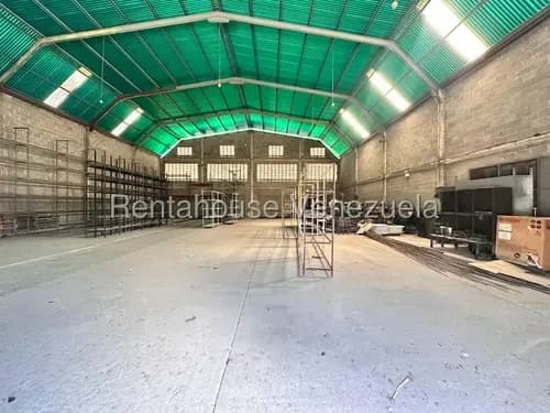 // Maria Elena Oropeza // Aluilo En La Zona Industrial 2 / Galpón - Deposito 500 M2 / Ideal Para Cualquier Rubro Comercial / Como Almacenamiento / Producción O Distribución / Lara#26-9982**