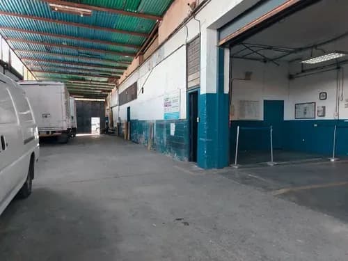 Galpón / Planta Baja Industrial De 1.246 M2 Con Cavas Y Acceso Privado