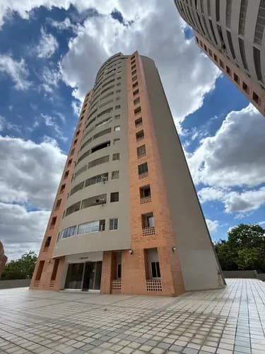 Apartamento De Oportunidad En El Parral Res Chelsea Court-sl
