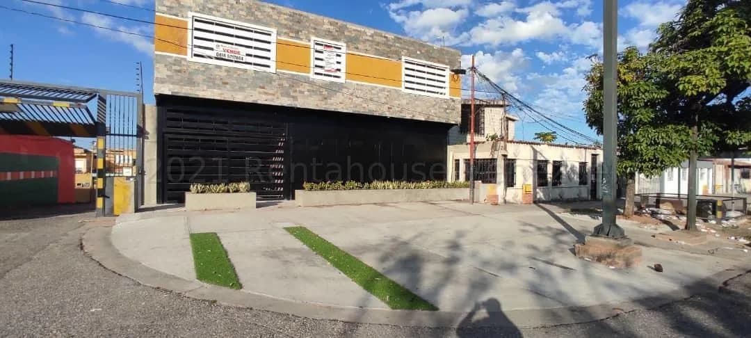 Comercial (Edificio) en Venta en Avenida Libertador, Lara