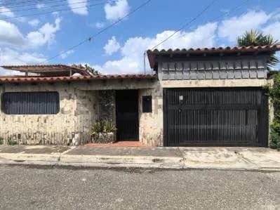 Casa en Venta en La Urbanización Almariera Cabudare Edo. Lara
