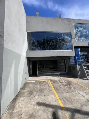Yr Alquiler De Local A Pie De Calle En Una Zona De Alto Tráfico En Prebo