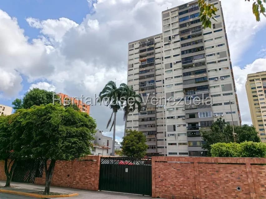 Apartamento (Multiples Niveles) en Venta en Del Este, Lara