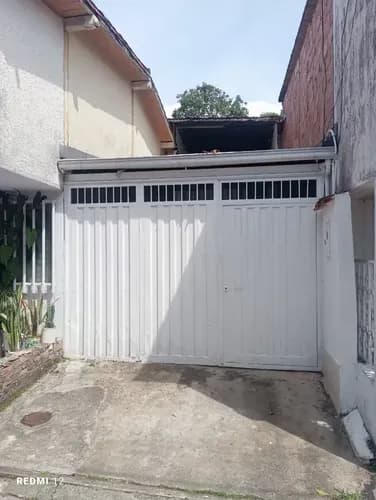 Xv, Casa En Venta En Pirineos Ii *ubicada En Vereda, Con Ascenso A Estacionamiento*