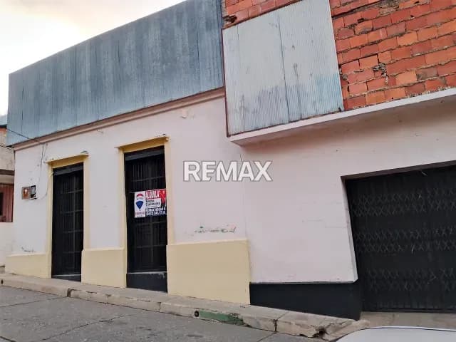 Local comercial en la Av independencia sector calle arriba de Trujillo capital