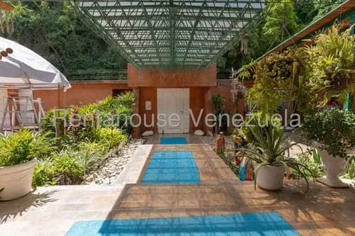 Mb En Calle Cerrada Se Vende Casa En Colinas De Santa Monica