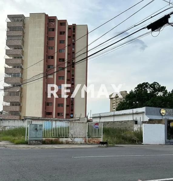 Terreno en Venta Calle 71 con Av. 3H