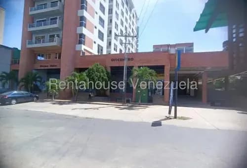 Jv Vende Local Comercial Muy Bien Ubicado En Un Centro Comercial De Gran Potencial. 26-14417 May27