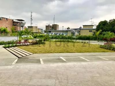 AJ - Apartamento Dúplex de Lujo con Terraza en Urb. La Castellana