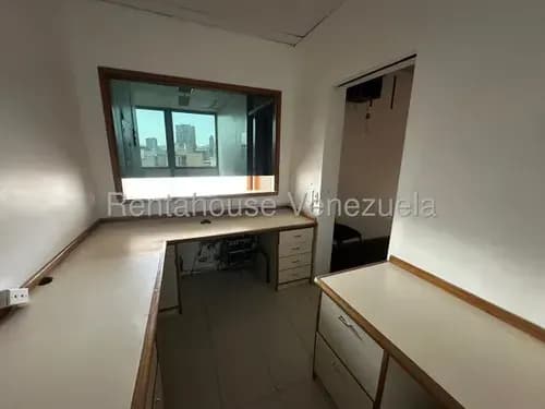 Oficina En Alquiler Parroquia La Candelaria 26-14796