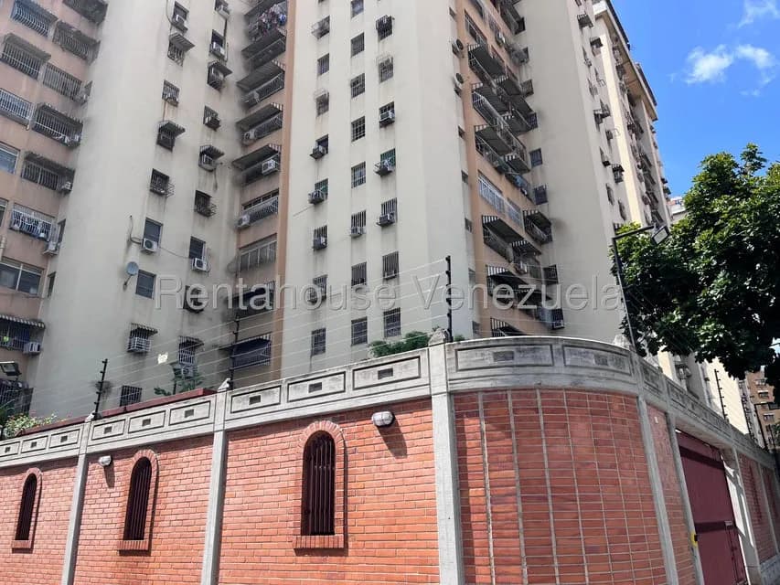 Apartamento (Multiples Niveles) en Venta en Urbanizacion El Centro, Aragua