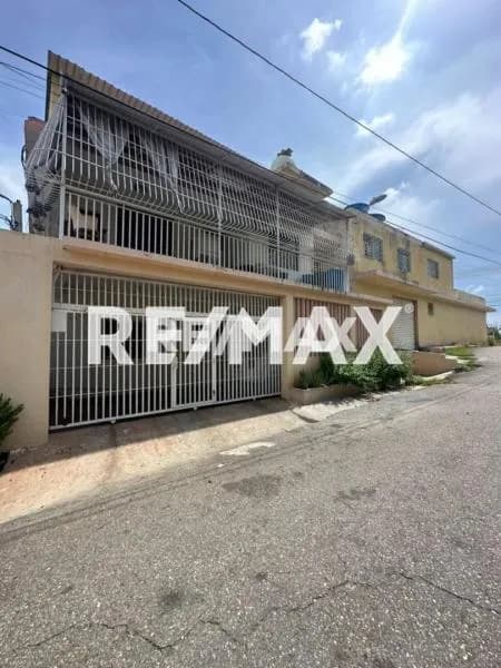EDIFICIO EN VENTA, SECTOR SANTA MARIA