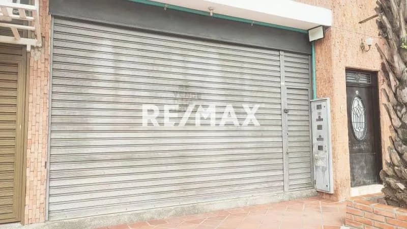Local comercial SAN ANTONIO CALLE 4 ENTRE CARRERAS 6 Y 7