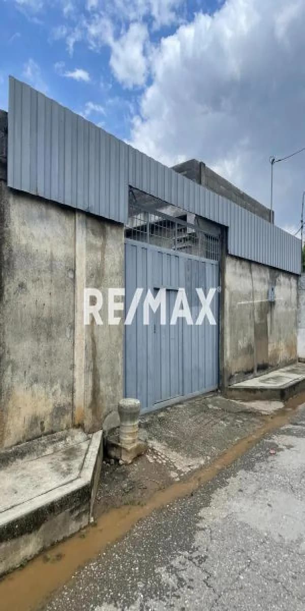 LOCAL EN VENTA YARITAGUA-YARACUY