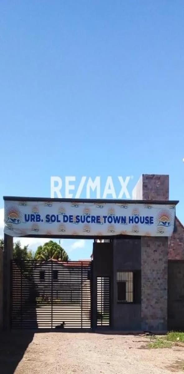 Venta Townhouse Financiado Urbanización Sol de Sucre, vía Cantarrana, Cumaná