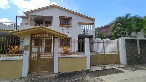 Casa En Venta En El Parral Valencia Yt Yenny Teran Vende