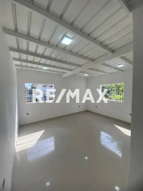 Se Alquila a Pie de Calle Excelente Local Comercial