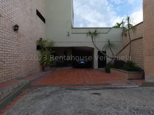 *jl/ Apartamento Amoblado En P-b. Jardin, Terraza Y Mas En Venta El Pedregal Barquisimeto Lara, Venezuela , Cod. # 25-4151 / 4 D/ 5 B/309.85 M2