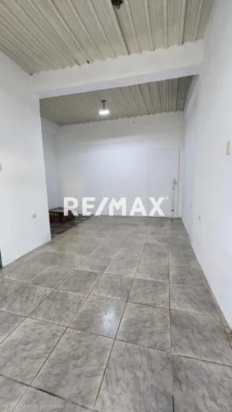 Local comercial en alquiler Av constitucion