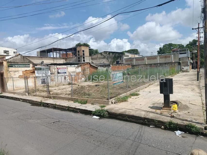 Terreno (Comercial) en Alquiler en Avenida Cedeno, Carabobo