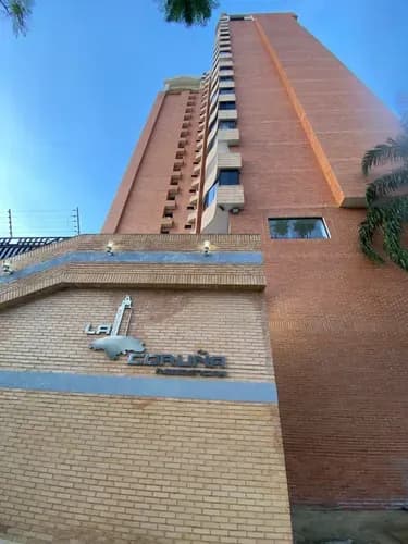 Apartamento En La Trigaleña Valencia Conjunto Residencial La Coruña Con Pisos En Porcelanato Vende Dayanna Vasquez