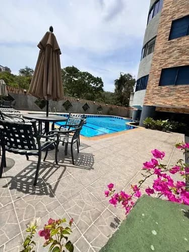 Angelica Rivas Vende Apartamento En Residencias Holiday Palace I I I, Urbanización El Bosque, Valencia Vzla