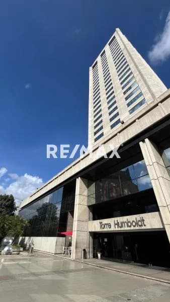 SE ALQUILA OFICINA EN TORRE HUMBOLDT PRADO DEL ESTE