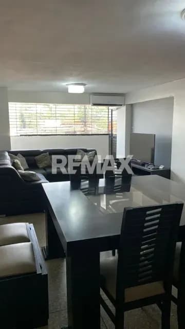 Apartamento en venta ubicado en edificio La Paragua