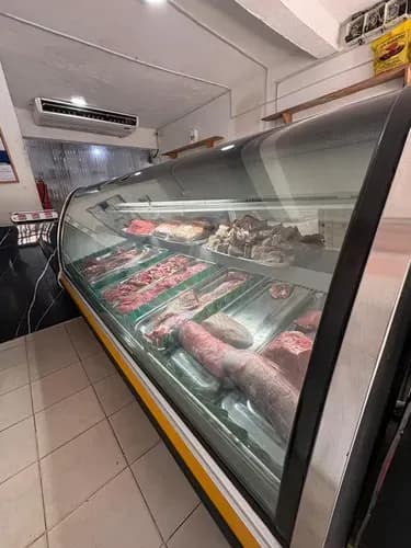 Se Traspasa Carnicería 100% Operativa Oportunidad De Trabajar Ubicación: Flor Amarillo Precio: 30.000$ (negociable) El Traspaso Incluye: 1 Cava Cuarto (3x3) 2 Neveras Exhibidoras 1 Congelador