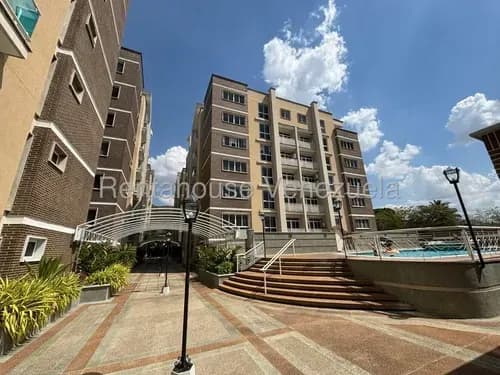 Juan Carlos González. Renta House Carabobo Vende Hermoso Apto. Res. Titanium Suites Urb. Trigal Norte Valencia Mls #26-19266 Rah/jcg.