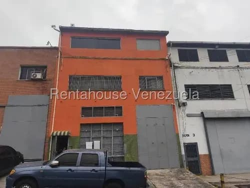 En Venta Amplio Y Céntrico Galpón Comercial De 3 Niveles En Sarria Ideal Para Industria, Comercio Y Oficinas Mls #26-20531 (mr)