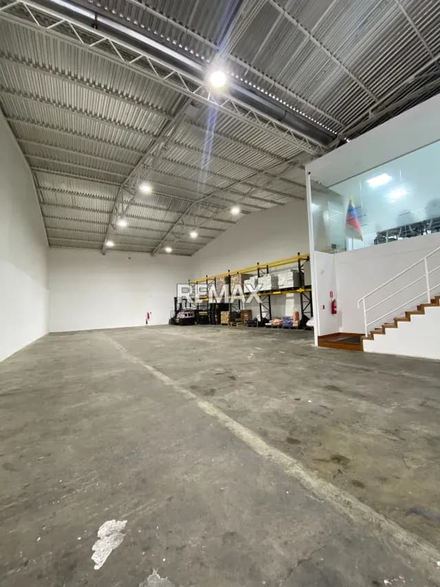 Venta Galpon remodelado en Mariche