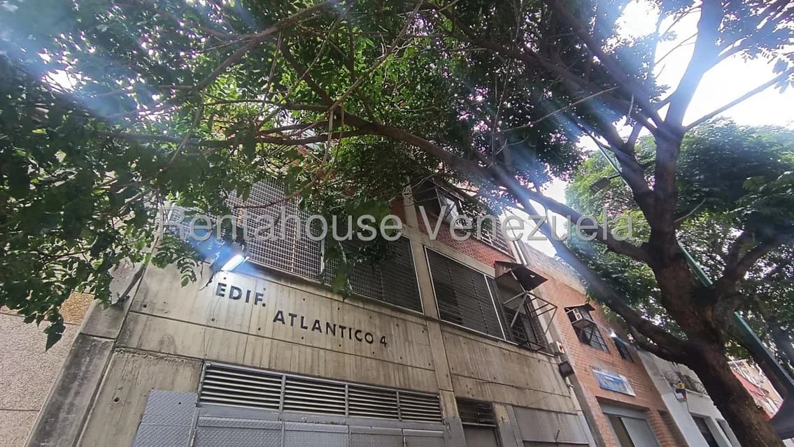Comercial (Galpon - Deposito) en Alquiler en Catia, Distrito Metropolitano