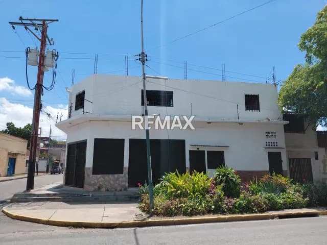 Edificio Comercial Av. Bolivar