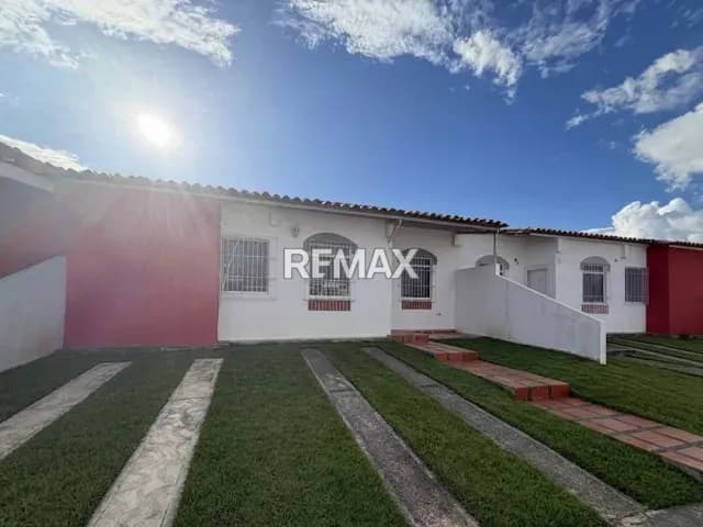 En venta casa los cerezos 2