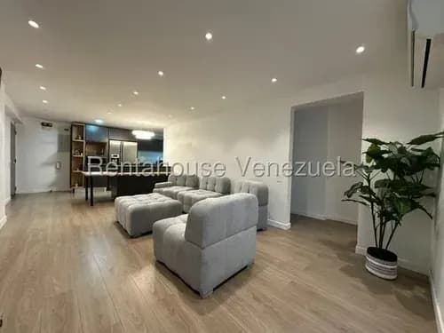 Apartamento En Venta En El Cafetal Recién Remodelado Y Amoblado #26-18903