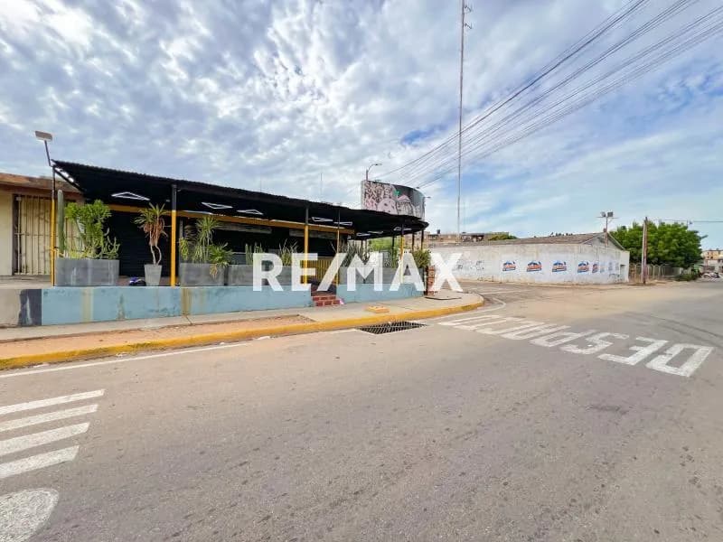 Local Comercial en venta ubicado en esquina en la avenida 39 San Francisco