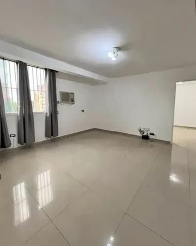 Aceptan Bolívares Alquiler Oficina 60 Mts. En Torre Capitolio, Urb. Calicanto, Maracay, Aragua