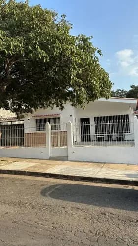 Se Vende Casa Trigal Sur. Calle Cerrada