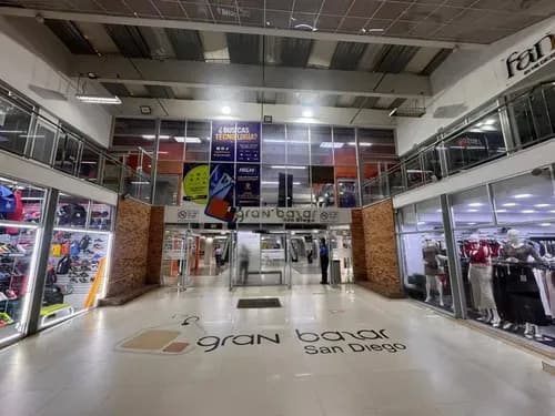 Local En San Diego C.c. Gran Bazar