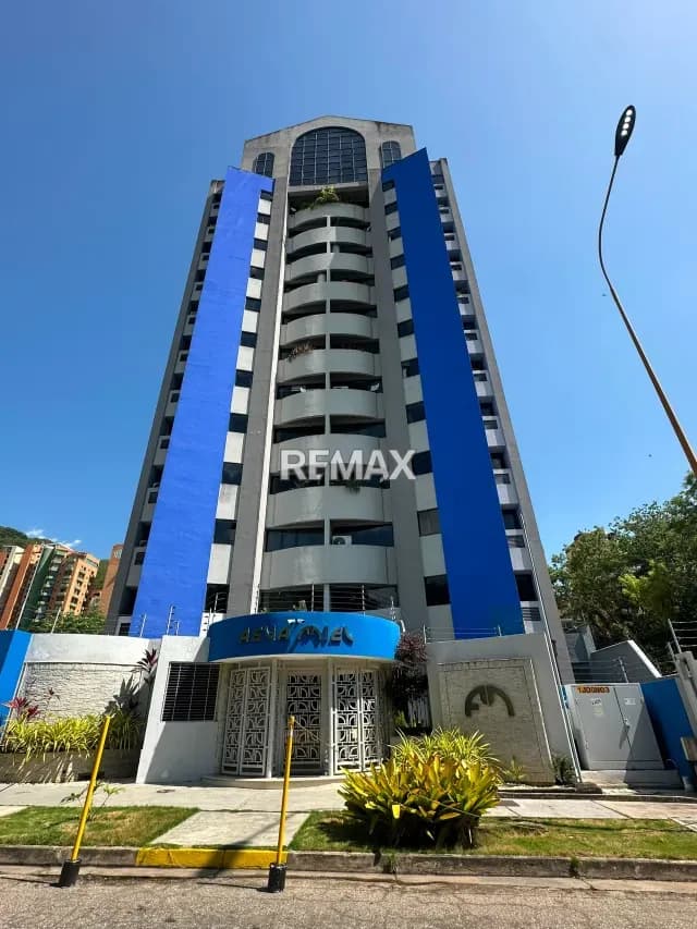 EN VENTA APARTAMENTO EN RES. AGUA MIEL URB LA TRIGALEÑA ALTA