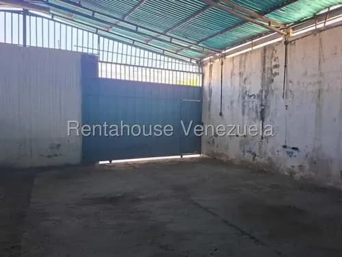 Raíza Suárez Alquila 2 6 1 1 1 2 0 Galpón Comercial De 210 Mts A Pie De Calle, Ideal Para Carpintería, Latonería, Mecánica, Ubicado En San Francisco Barquisimeto