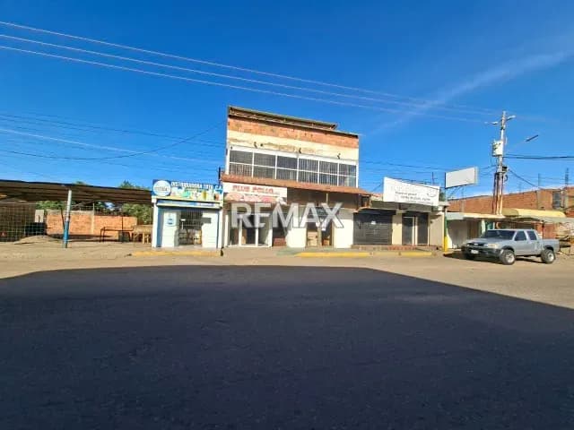 LOCAL COMERCIAL SECTOR LOS PLATANEROS