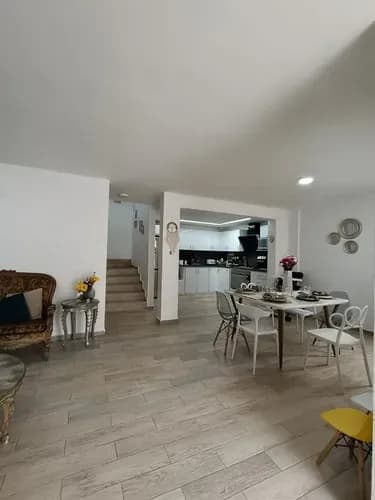 Dh Ofrece En Venta Apartoquinta Dos Niveles En El Parral Valencia Carabobo