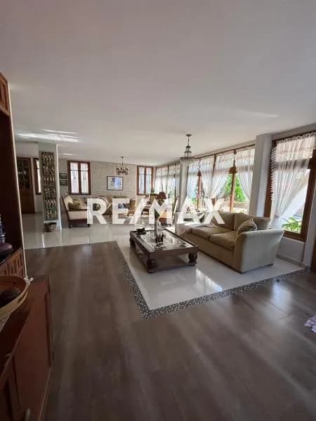 En Venta Hermosa Quinta, Ubicada en la zona más exclusiva del este de Barquisimeto.