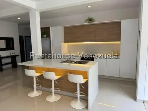 Lcda. Milagros Inmuebles Nazareth Casa En Venta En Cabudare Lara Av Ribereña Santa Cecilia. Codigo Del Inmueble 26-20524 Economica Residencial Economico