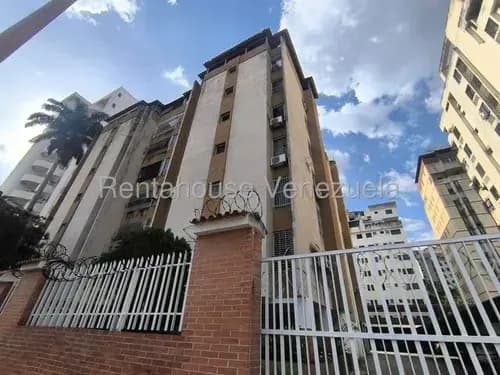 Venta De Apartamento De Gran Tamaño Piso Bajo En La Trigaleña Valencia Diana C 26-19269