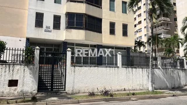 Vendo Local Comercial en Terrazas de Los Nísperos a Pie de Calle