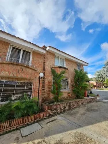 Town House Resdencias Los Aleros Colinas De Guataparo. Fs