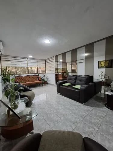 Ad, En Venta Amplio Y Cómodo Apartamento En Sabana Larga, Valencia
